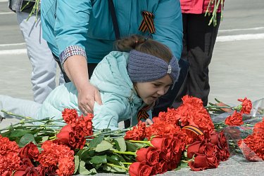 Россия никогда не забудет воинов-победителей!